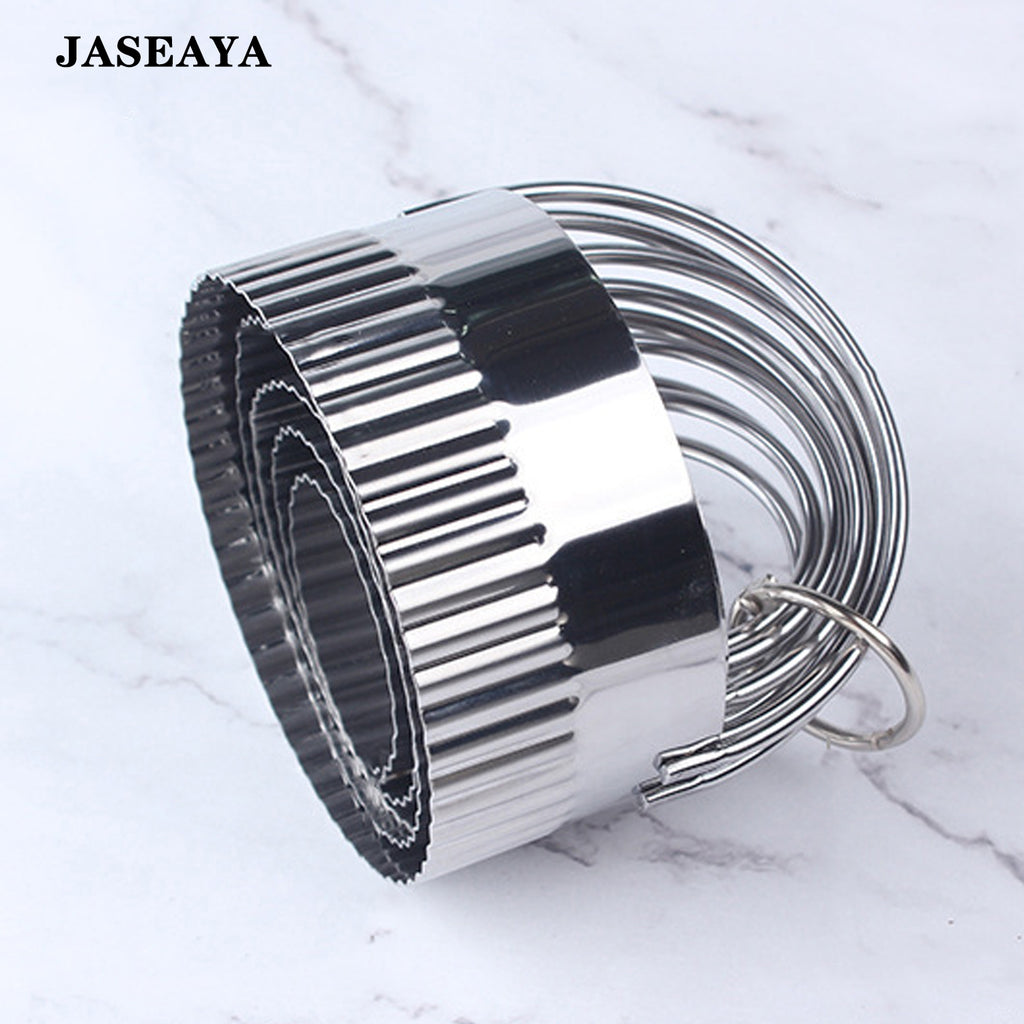 JASEAYA Stainless Steel Cookie Cutters Set of 5, Round Biscuit Cutters with Handles, Mousse Ring Baking Molds for Cookies, Pastry, Dough and Cakes